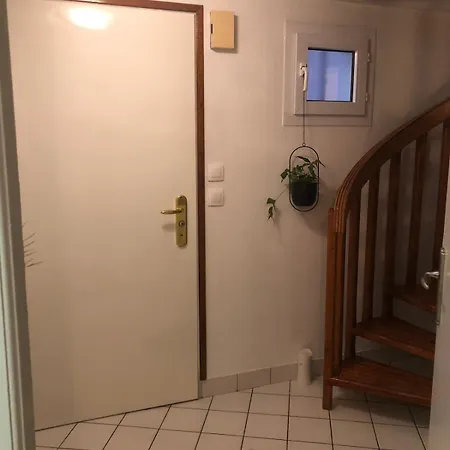 Maison De Proche Semesterbostad *